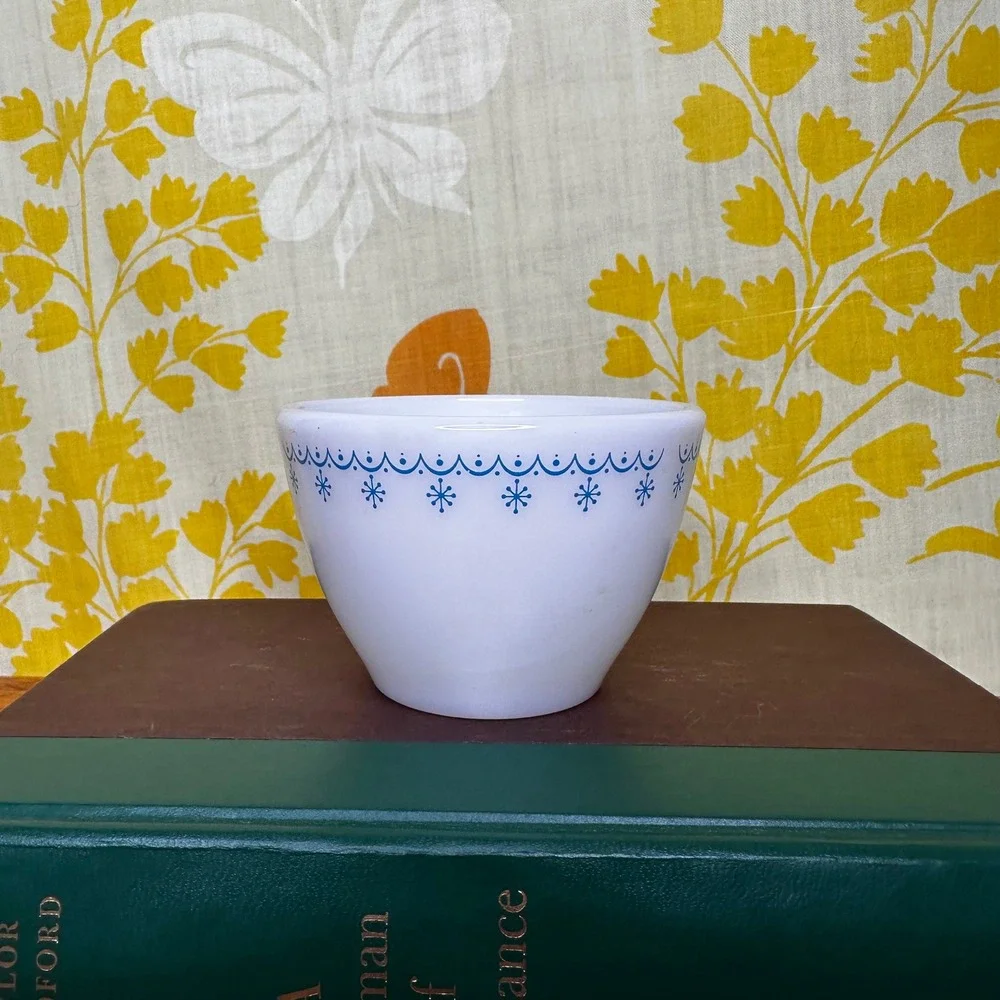 Vintage Corning Blue Snowflake Garland Milk Glass Bowl White Small Custard Cup